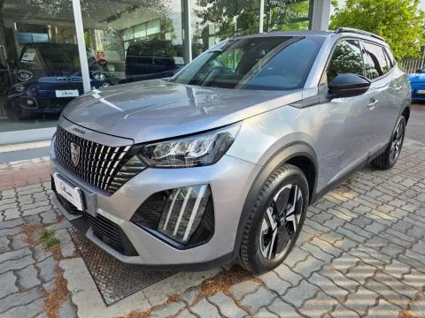 Peugeot 2008 1.2 puretech Allure s&s 100cv - Immagine 1