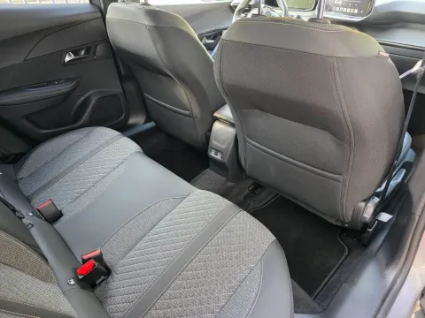 Peugeot 2008 1.2 puretech Allure s&s 100cv - Immagine 15