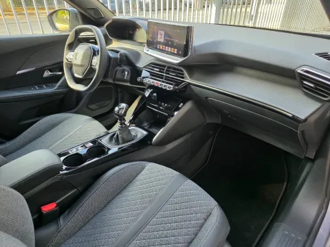 Peugeot 2008 1.2 puretech Allure s&s 100cv - Immagine 17