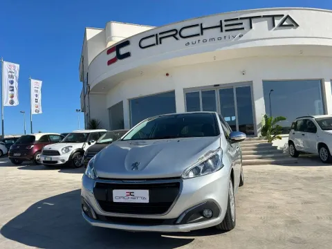 Peugeot 208 5p 1.6 bluehdi Allure 100cv - Immagine 2