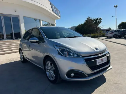 Peugeot 208 5p 1.6 bluehdi Allure 100cv - Immagine 4