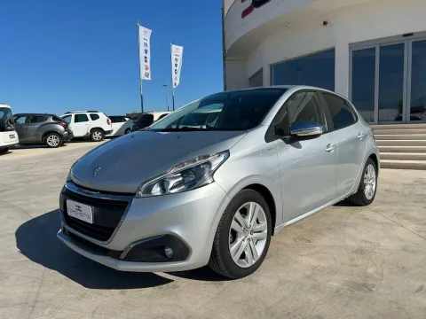 Peugeot 208 5p 1.6 bluehdi Allure 100cv - Immagine 5