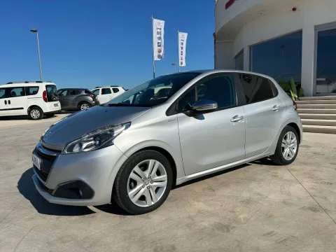 Peugeot 208 5p 1.6 bluehdi Allure 100cv - Immagine 6