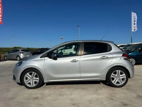 Peugeot 208 5p 1.6 bluehdi Allure 100cv - Immagine 7