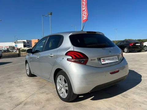 Peugeot 208 5p 1.6 bluehdi Allure 100cv - Immagine 10