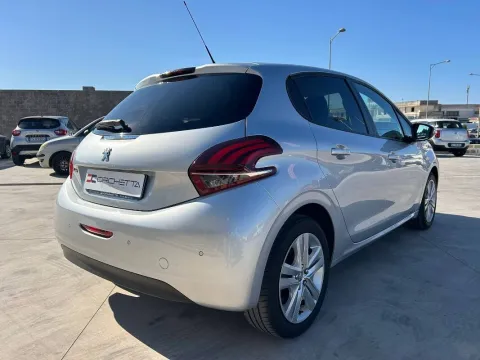 Peugeot 208 5p 1.6 bluehdi Allure 100cv - Immagine 11