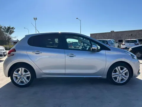 Peugeot 208 5p 1.6 bluehdi Allure 100cv - Immagine 12
