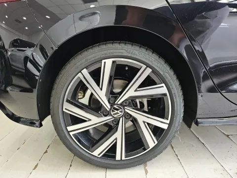 Volkswagen Golf 2.0 tdi R-Line 150cv dsg - Immagine 9
