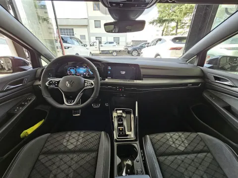 Volkswagen Golf 2.0 tdi R-Line 150cv dsg - Immagine 16