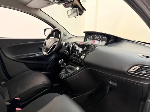 Lancia Ypsilon 1.2 8v Gold 69cv - Immagine 13