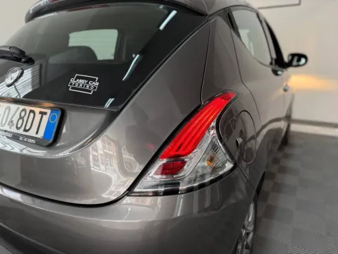Lancia Ypsilon 1.2 8v Gold 69cv - Immagine 28