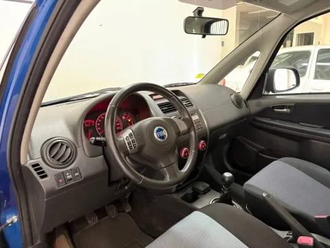 Fiat Sedici 1.6 16v Emotion 4x4 107cv - Immagine 11