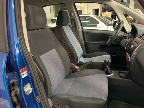 Fiat Sedici 1.6 16v Emotion 4x4 107cv - Immagine 17