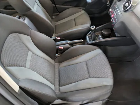 Audi A1 Sportback 1.6 tdi Design - Immagine 10