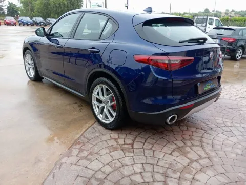 Alfa Romeo Stelvio 2.2 t Executive Q4 190cv auto - Immagine 4