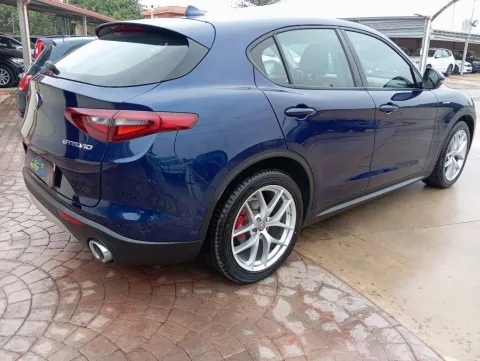 Alfa Romeo Stelvio 2.2 t Executive Q4 190cv auto - Immagine 5
