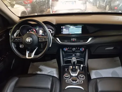Alfa Romeo Stelvio 2.2 t Executive Q4 190cv auto - Immagine 17