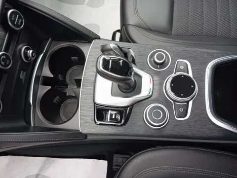Alfa Romeo Stelvio 2.2 t Executive Q4 190cv auto - Immagine 26
