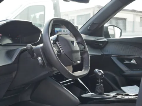 Peugeot 2008 1.2 puretech Allure s&s 100cv - Immagine 10