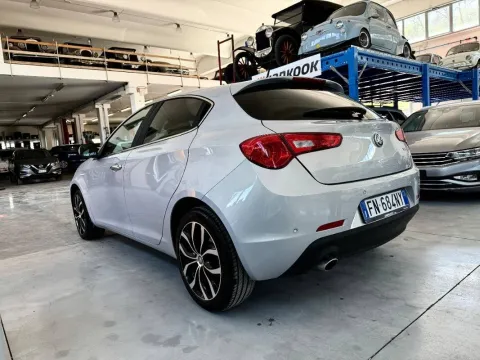 Alfa Romeo Giulietta 1.6 jtdm Business 120cv - Immagine 5