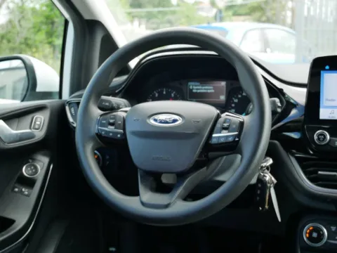 Ford Fiesta 5p 1.0 ecoboost hybrid Titanium s&s 125cv my20.75 - Immagine 9
