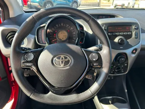 Toyota Aygo 5p 1.0 x-business - Immagine 13