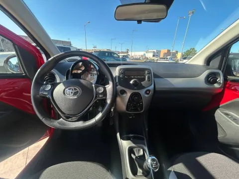 Toyota Aygo 5p 1.0 x-business - Immagine 14