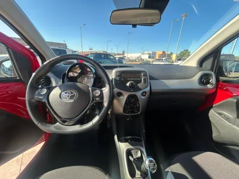 Toyota Aygo 5p 1.0 x-business - Immagine 15