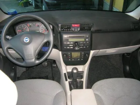 Fiat Stilo 5p 1.9 jtd Dynamic 100cv - Immagine 3