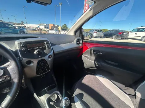 Toyota Aygo 5p 1.0 x-business - Immagine 18