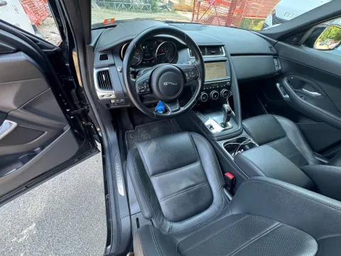 Jaguar E-Pace 2.0 i4 S awd 200cv auto - Immagine 12