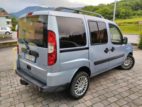Fiat Doblo 1.9 mjt Family 120cv fap - Immagine 5