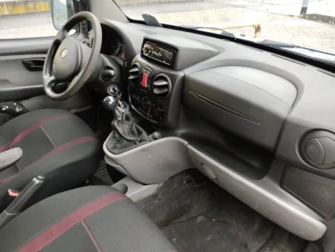Fiat Doblo 1.9 mjt Family 120cv fap - Immagine 8