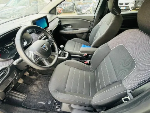 Dacia Jogger 1.0 tce Extreme 110cv 7p.ti - Immagine 4