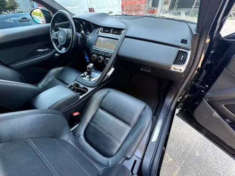Jaguar E-Pace 2.0 i4 S awd 200cv auto - Immagine 14