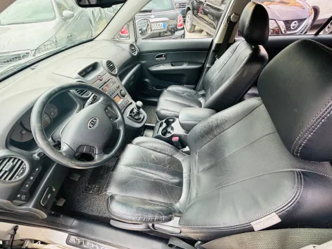 Kia Carens 2.0 crdi 16v vgt EX Class - Immagine 2