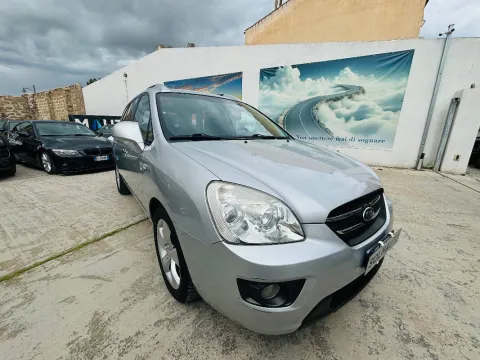 Kia Carens 2.0 crdi 16v vgt EX Class - Immagine 4
