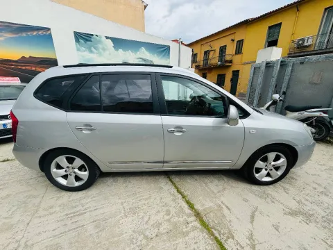 Kia Carens 2.0 crdi 16v vgt EX Class - Immagine 5