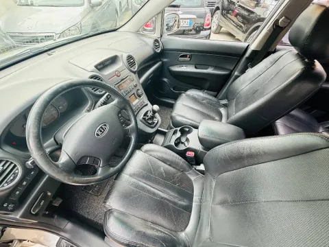 Kia Carens 2.0 crdi 16v vgt EX Class - Immagine 9