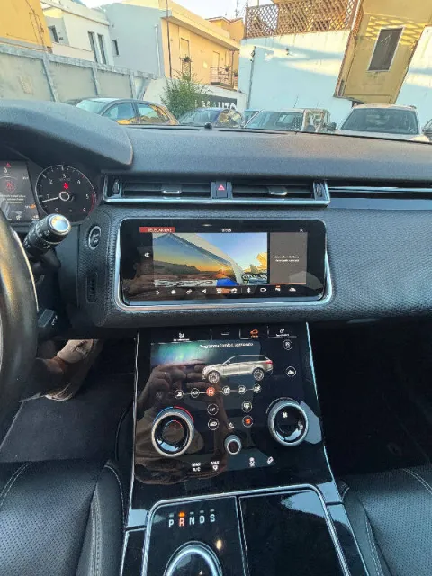 Land Rover Range Rover Velar 2.0d i4 R-Dynamic S 240cv auto my19 - Immagine 10