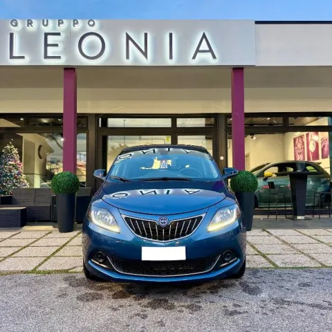 Lancia Ypsilon 1.0 firefly hybrid Gold Plus s&s 70cv 5p.ti - Immagine 2