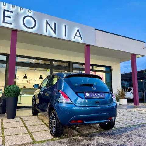 Lancia Ypsilon 1.0 firefly hybrid Gold Plus s&s 70cv 5p.ti - Immagine 4