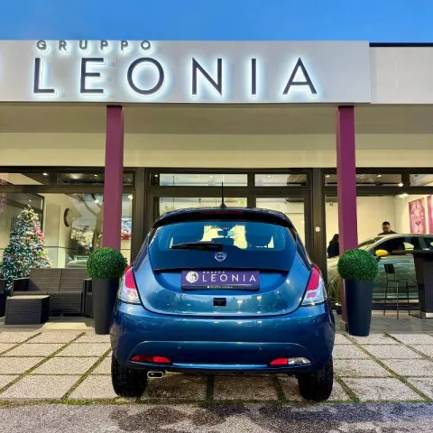 Lancia Ypsilon 1.0 firefly hybrid Gold Plus s&s 70cv 5p.ti - Immagine 5