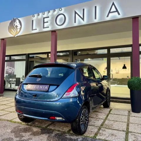 Lancia Ypsilon 1.0 firefly hybrid Gold Plus s&s 70cv 5p.ti - Immagine 6