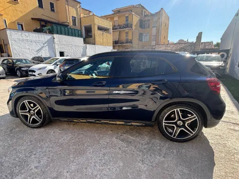 Mercedes GLA 220 d Premium auto - Immagine 10