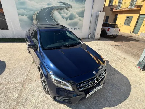 Mercedes GLA 220 d Premium auto - Immagine 18