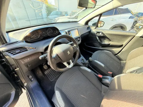 Peugeot 208 5p 1.6 bluehdi Allure 75cv - Immagine 2