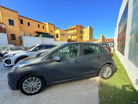 Peugeot 208 5p 1.6 bluehdi Allure 75cv - Immagine 5