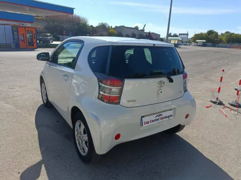 Toyota iQ 1.0 - Immagine 7