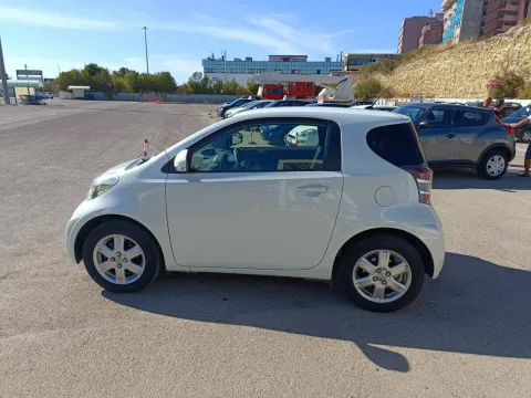 Toyota iQ 1.0 - Immagine 8
